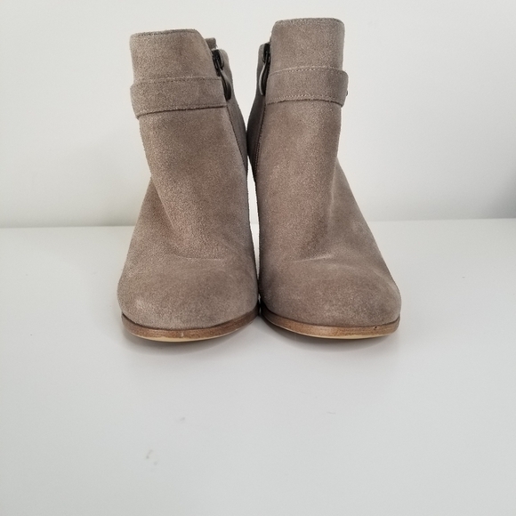 Franco Fortini Lexi Suede Block Heel Ankle Boot Size 6.5 Light Gray - Picture 6 of 9
